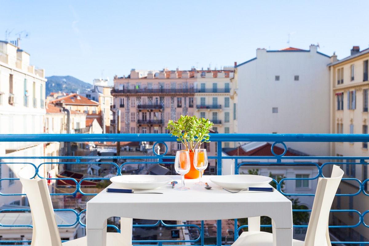 holiday let with terrace in Nice